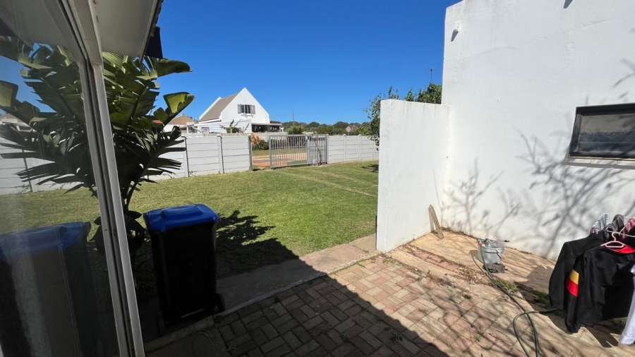 2 Bedroom Property for Sale in Paradise Beach Eastern Cape